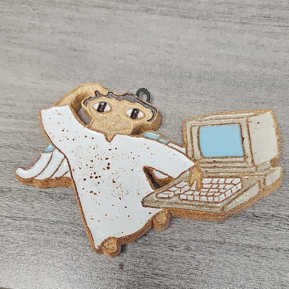 St.Andrews Pottery Ornament - Picture 1 of 4